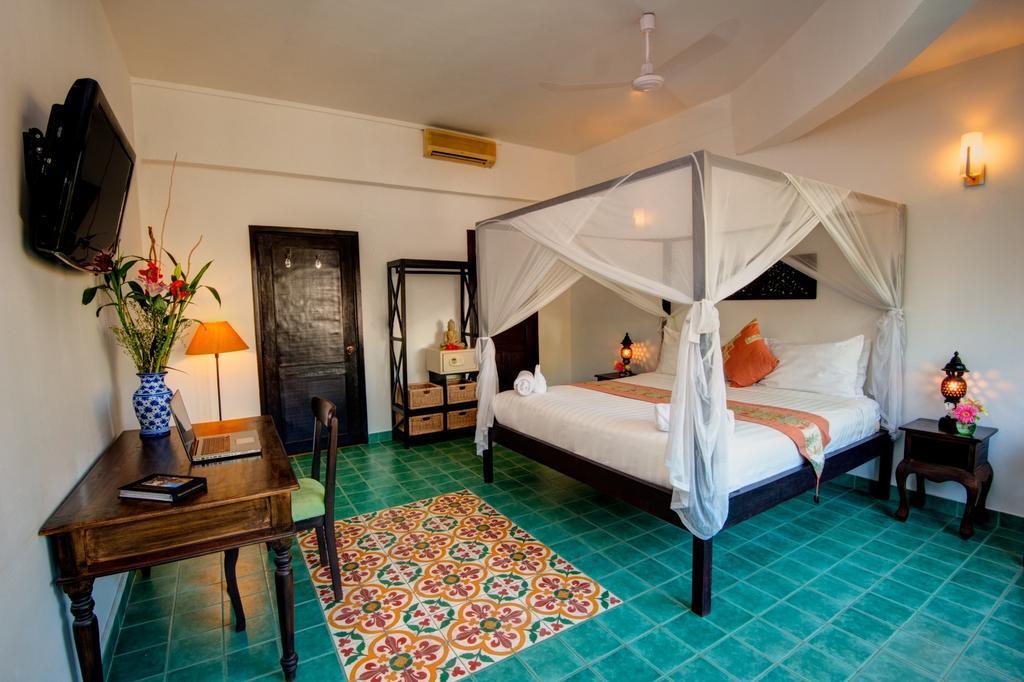 The Willow Boutique Hotel Phnom-Penh Buitenkant foto