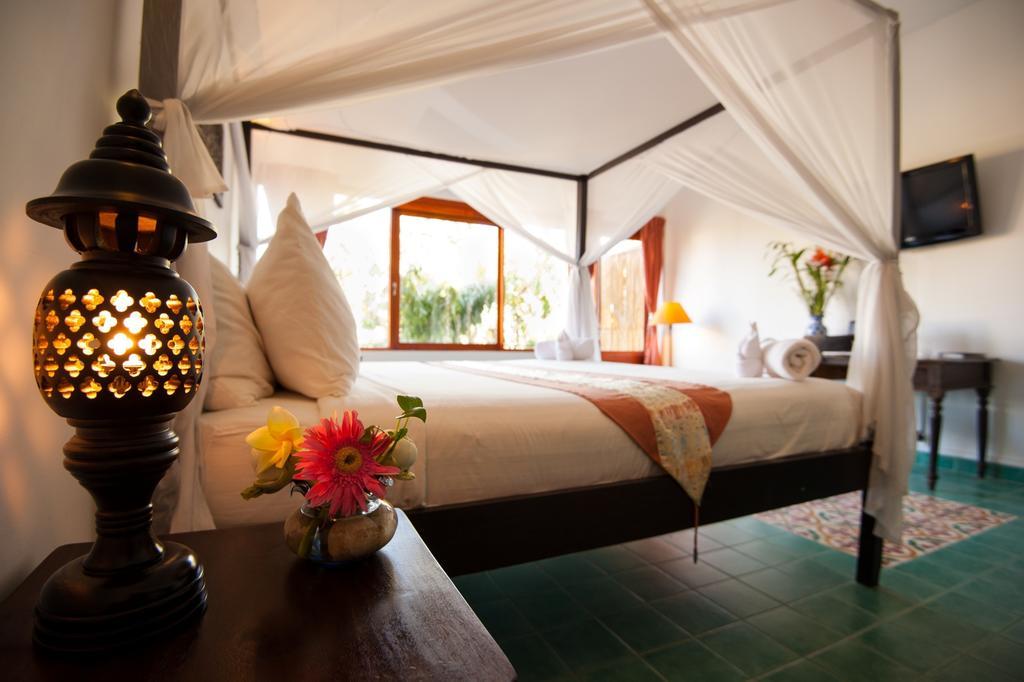 The Willow Boutique Hotel Phnom-Penh Buitenkant foto