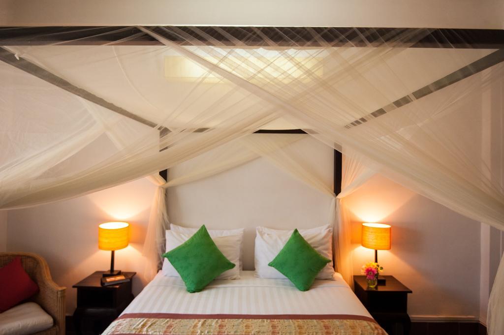 The Willow Boutique Hotel Phnom-Penh Buitenkant foto