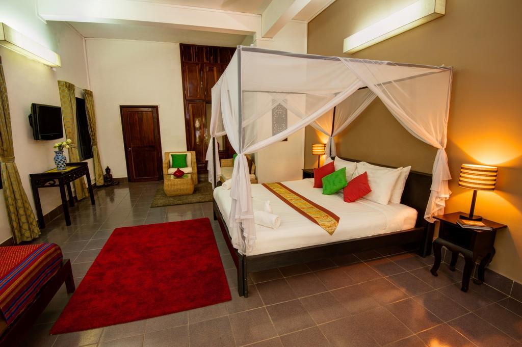 The Willow Boutique Hotel Phnom-Penh Buitenkant foto