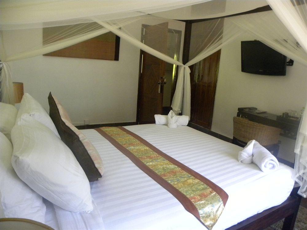 The Willow Boutique Hotel Phnom-Penh Buitenkant foto
