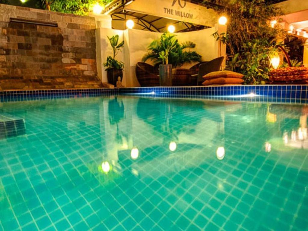 The Willow Boutique Hotel Phnom-Penh Buitenkant foto