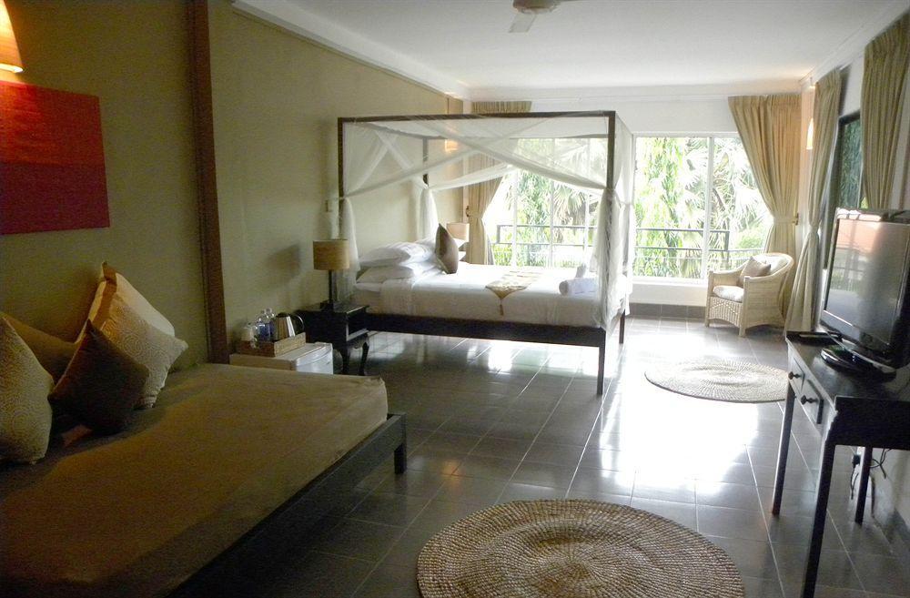 The Willow Boutique Hotel Phnom-Penh Buitenkant foto