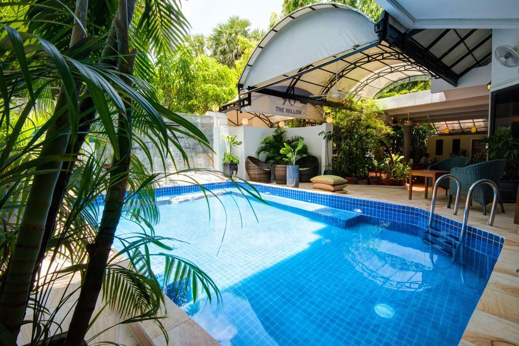 The Willow Boutique Hotel Phnom-Penh Buitenkant foto