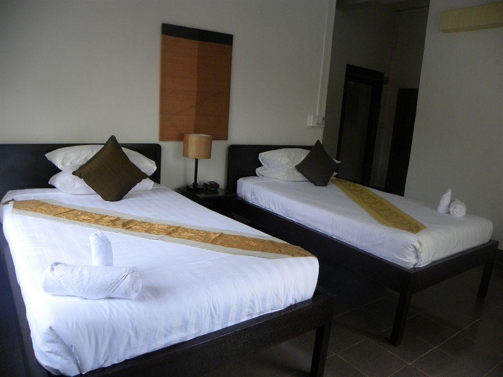 The Willow Boutique Hotel Phnom-Penh Buitenkant foto