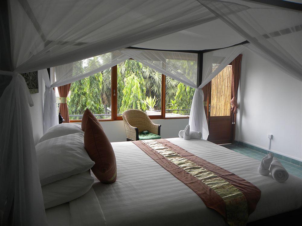 The Willow Boutique Hotel Phnom-Penh Buitenkant foto