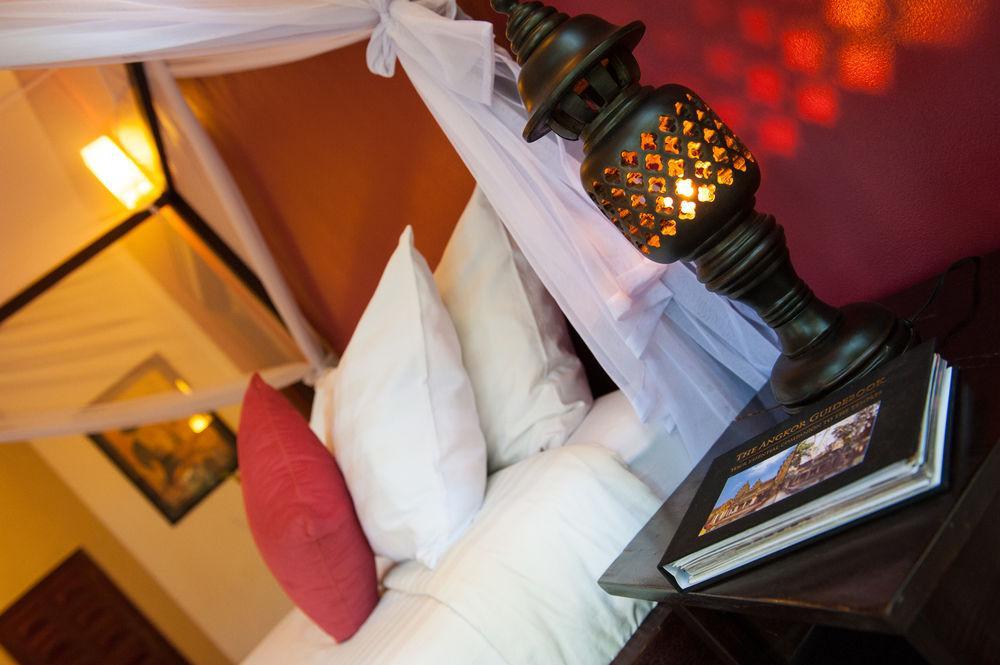 The Willow Boutique Hotel Phnom-Penh Buitenkant foto